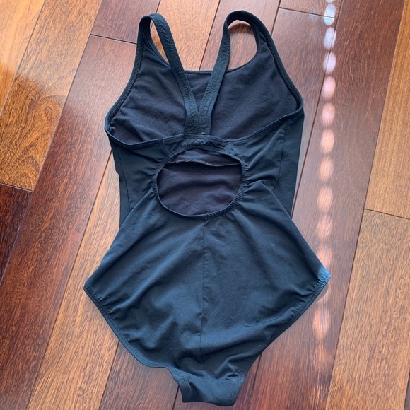 Black TYR Durafast One Solid Maxfit Swimsuit - Picture 2 of 3